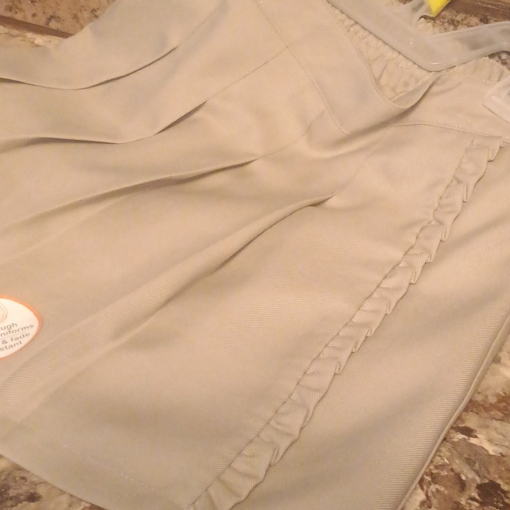 Girls Khaki Uniform Squirts Wonder Nation . Multiple Sizes.New With Tags - Picture 3 of 10